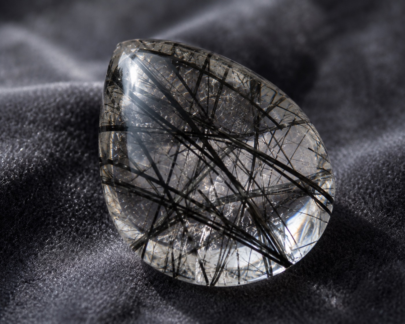 ไหมดำ – Black Tourmalinated Quartz